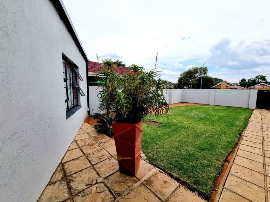 4 Bedroom Property for Sale in Monument Heights Northern Cape